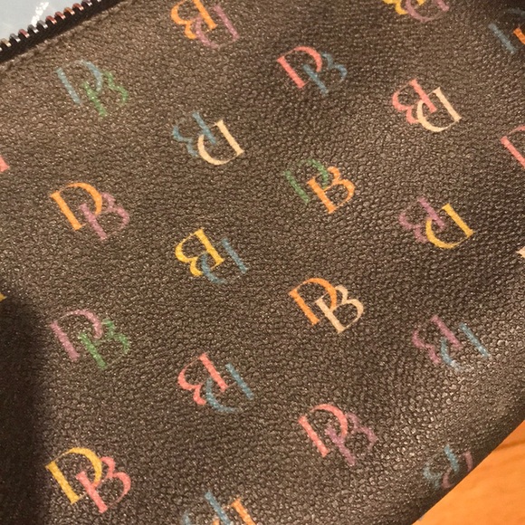 Dooney and Bourke bag - Picture 2 of 2